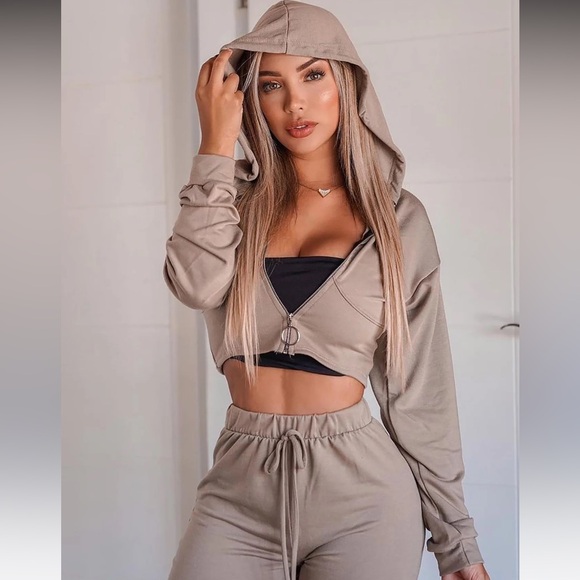 FN Cropped Zip Hoodie - Picture 3 of 5